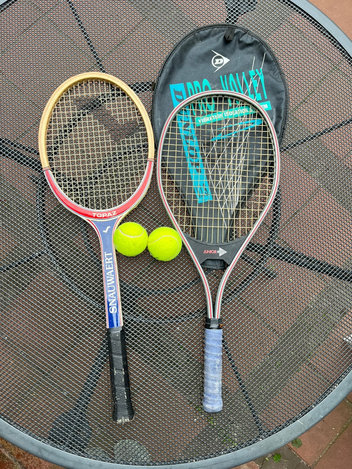 Vintage tennisrackets met ballen - Dunlop en Snauwaert, Ophalen of Verzenden, Gebruikt, Racket, Dunlop