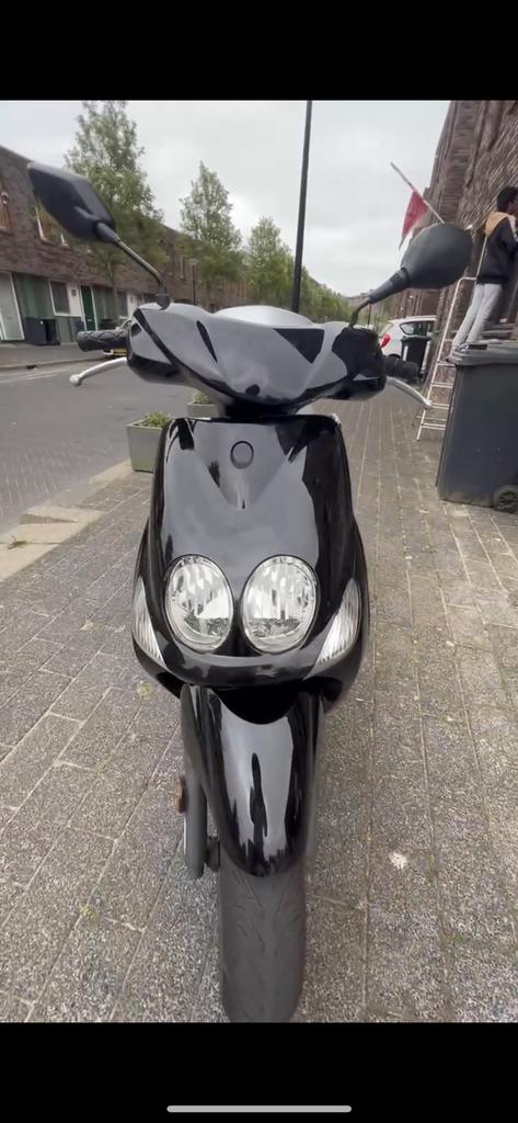 Neos 4 yamaha zwart, Fietsen en Brommers, Scooters | Yamaha, Ophalen, Gebruikt, Benzine, 50 cc