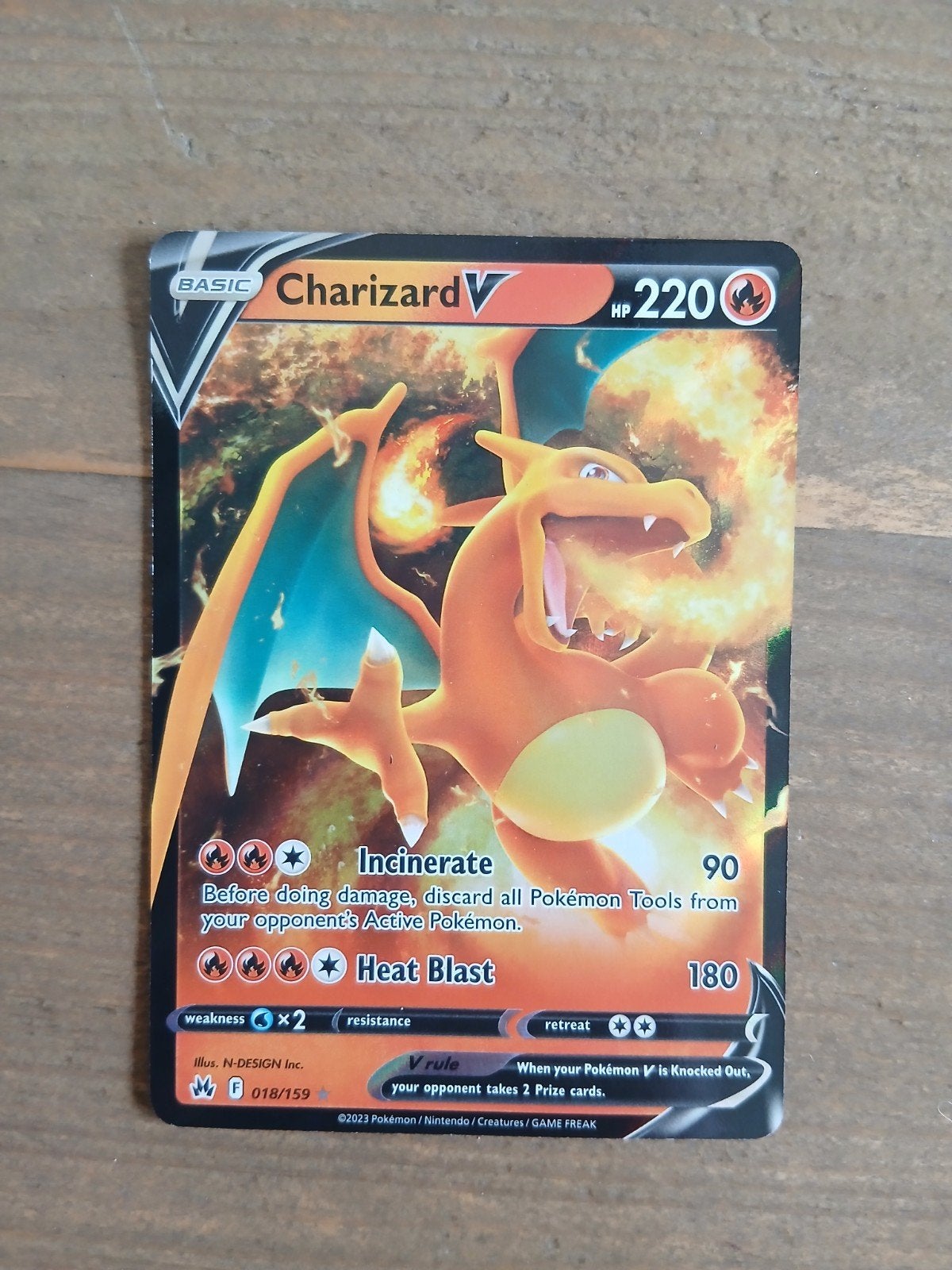 Pokékaart CharizardV 220 HP, Ophalen of Verzenden, Zo goed als nieuw