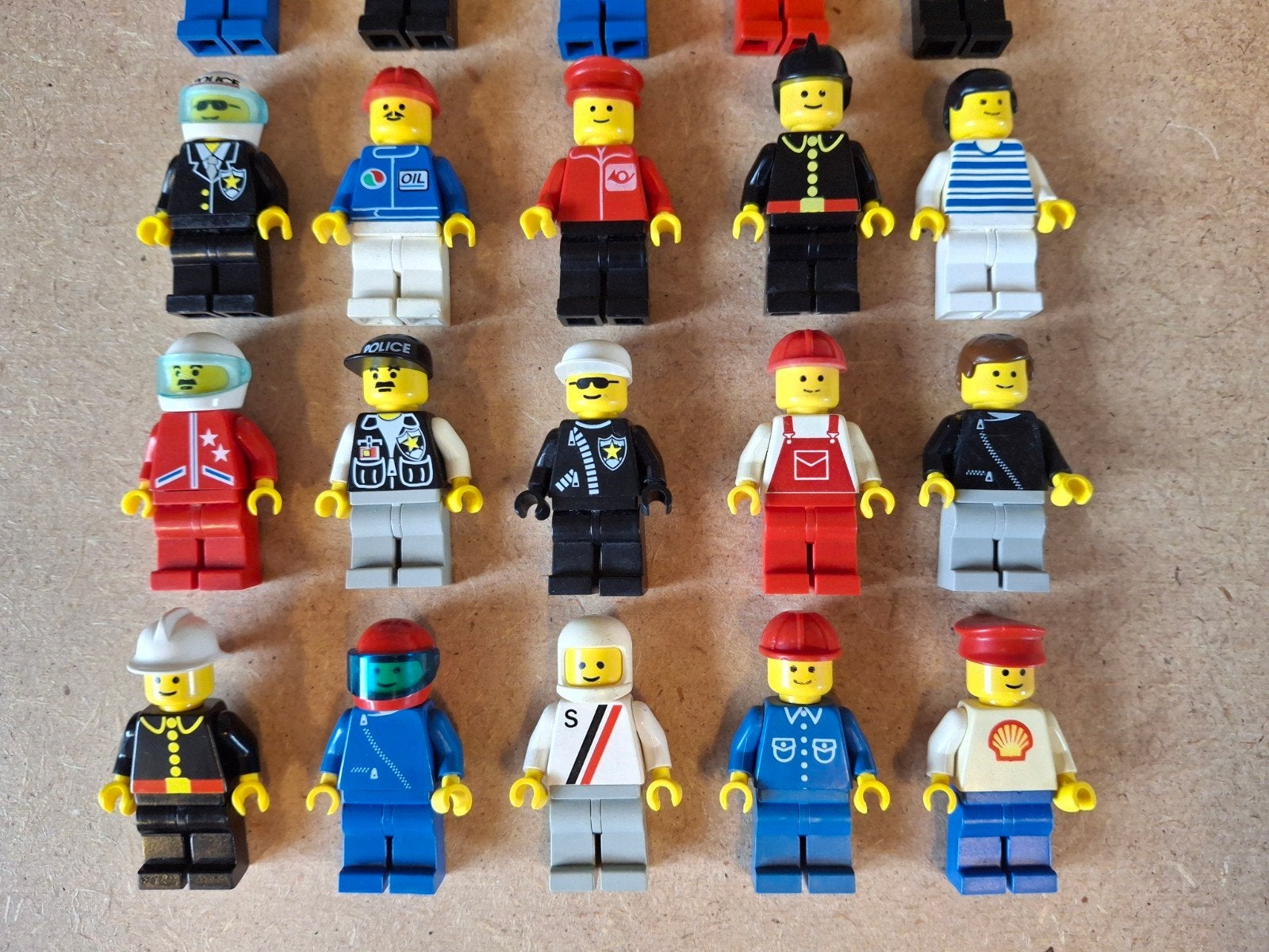 Lego partij Classic Town poppetjes. Jaren 80 / 90, Inclusief minifiguren, Lego, 33 Bath Road, Slough, UK, Lego