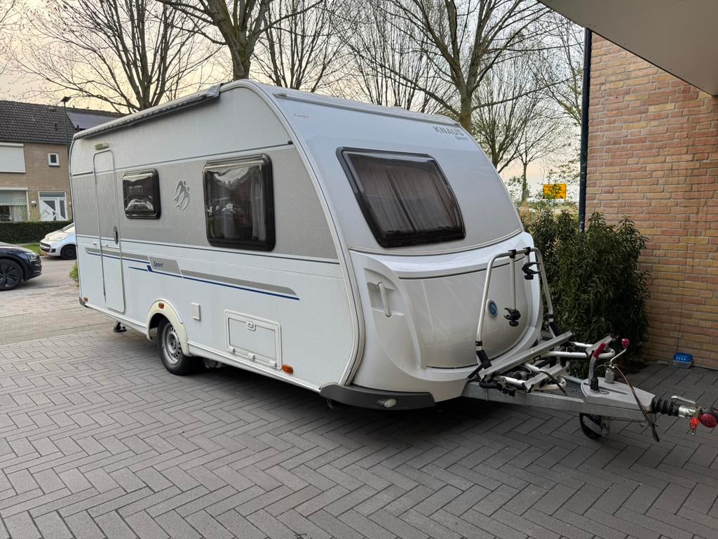 Knaus Sport 450 FU(FS) Stalling Fransbed Rondzit Voortent, Caravans en Kamperen, Rondzit, Frans bed, Particulier, 4 tot 5 meter