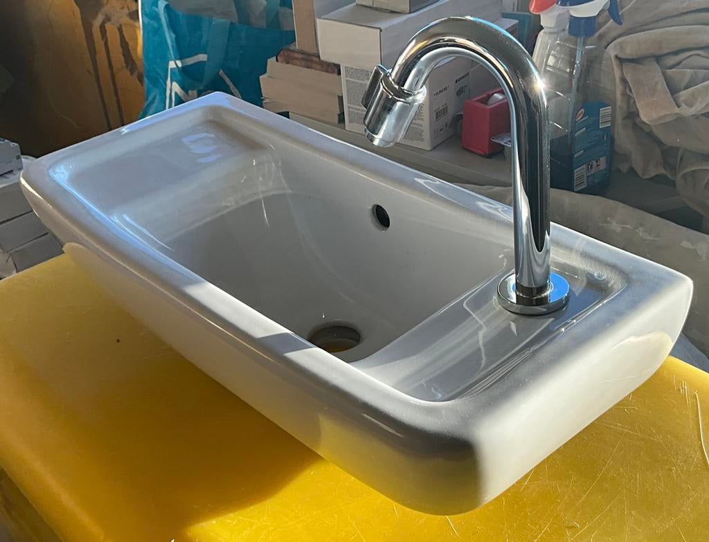 Villeroy & Boch fontein met kraan nieuw, Doe-het-zelf en Verbouw, Sanitair, Ophalen, Nieuw, Wastafel