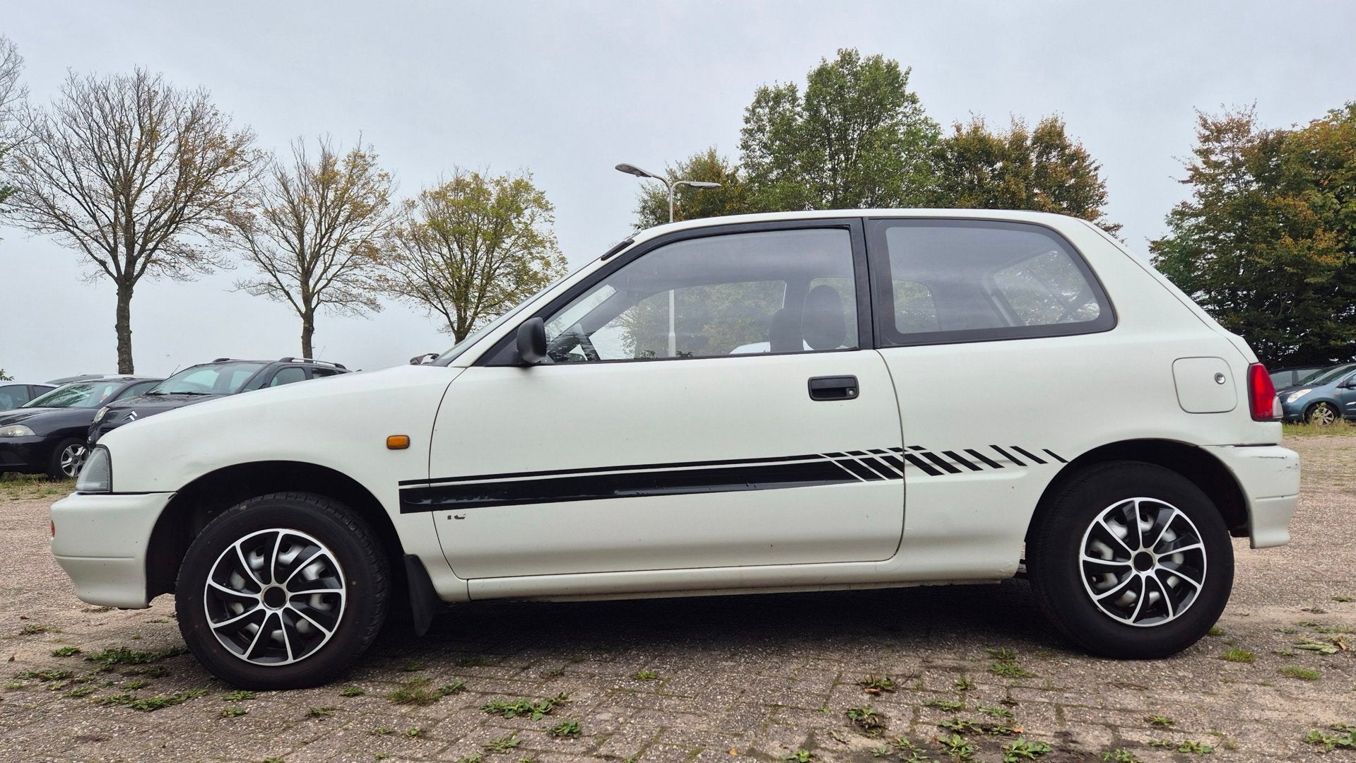 Daihatsu Charade 1.3i TX AUTOMAAT! APK AUG 2028!, Auto's, Gebruikt, 4 cilinders, 400 kg, Wit