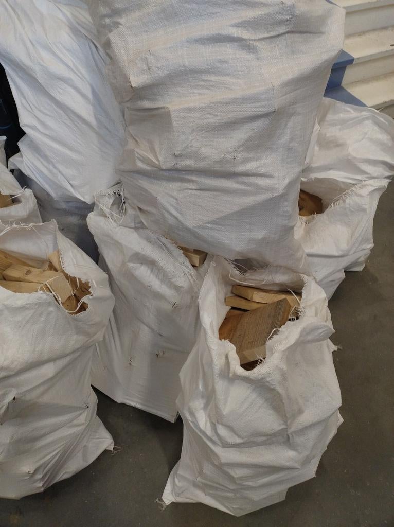 Brandhout mix: Vuren, Berken, Grenen - Klaar voor gebruik, Minder dan 3 m³, Ophalen, Overige houtsoorten, Blokken