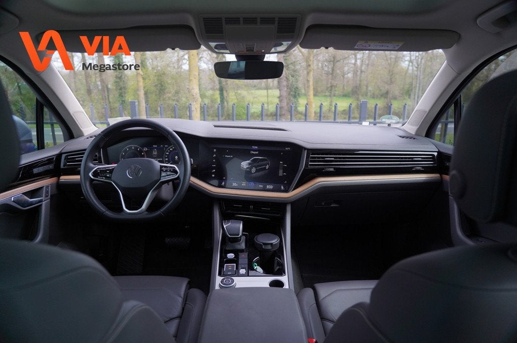Volkswagen Touareg 3.0 TSi V6 | 4MOTION R-line | Pano | Lede, Auto's, Volkswagen, Gebruikt, 2995 cc, Leder, Bedrijf