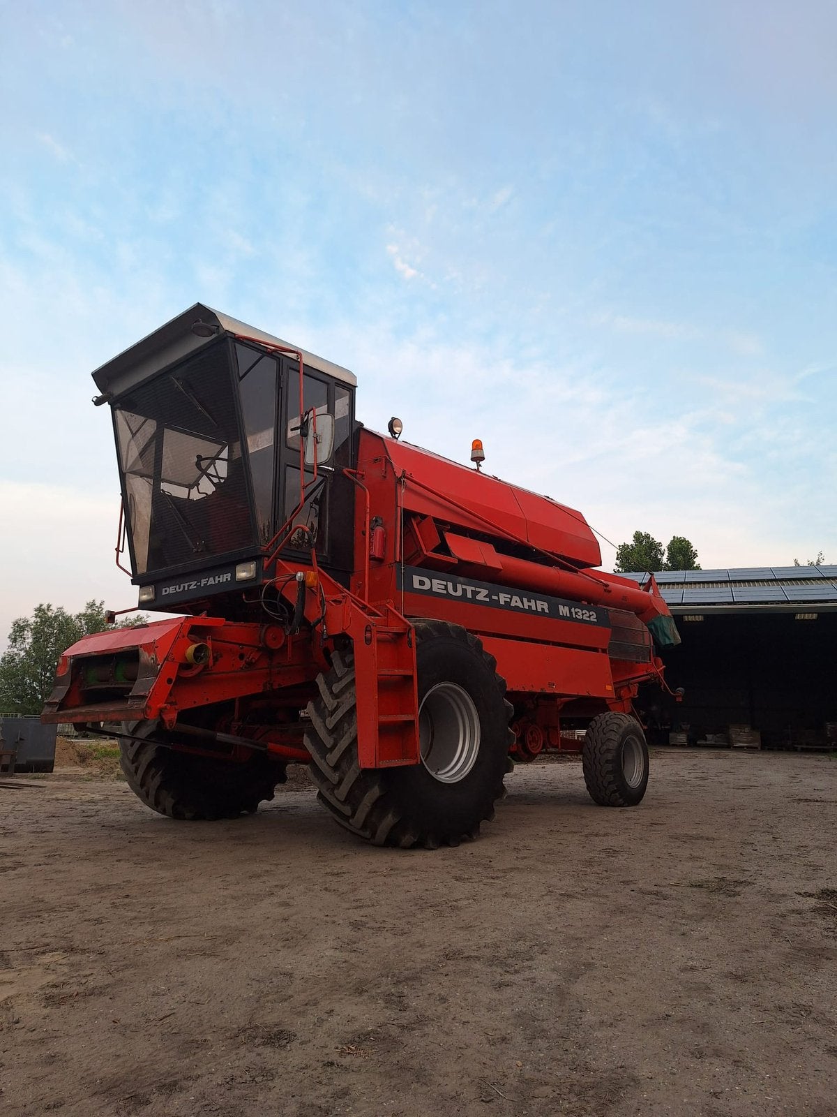 Deutz-Fahr M1322 Maaidorser - Goed onderhouden, Zakelijke goederen, Agrarisch | Werktuigen, Ophalen of Verzenden, Akkerbouw, Oogstmachine