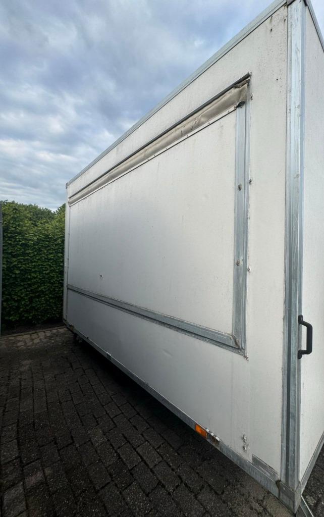 Foodtruck met inventaris, Ophalen