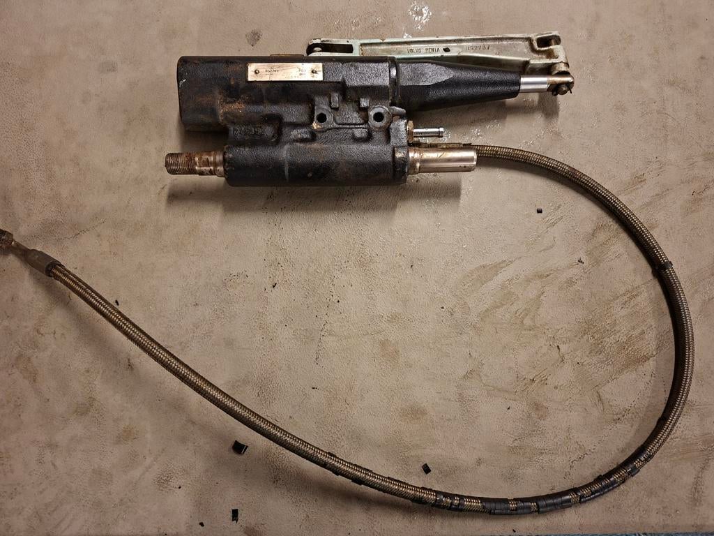 Nette stuurcilinder volvo penta staartstuk, Ophalen, Gebruikt, Volvo penta, Motor en Techniek