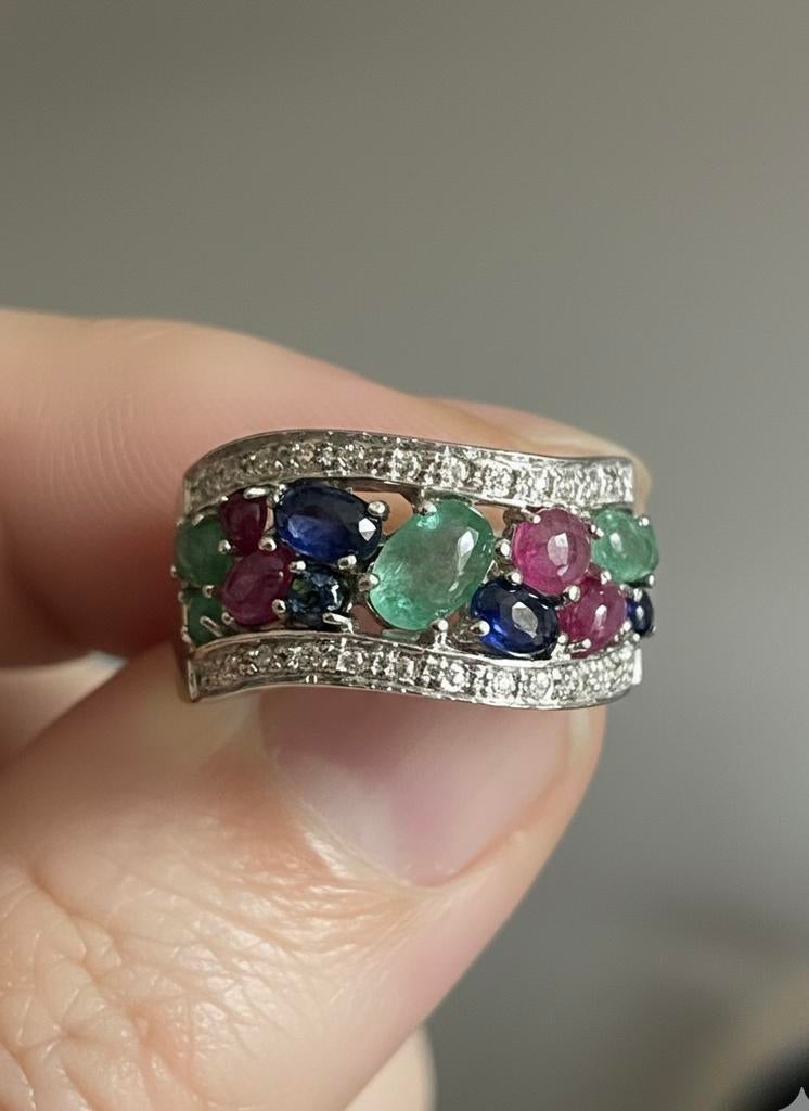 Zilveren ring met cabochon geslepen robijn saffier smaragd, Ophalen of Verzenden, Dame, Zilver, Kleiner dan 17