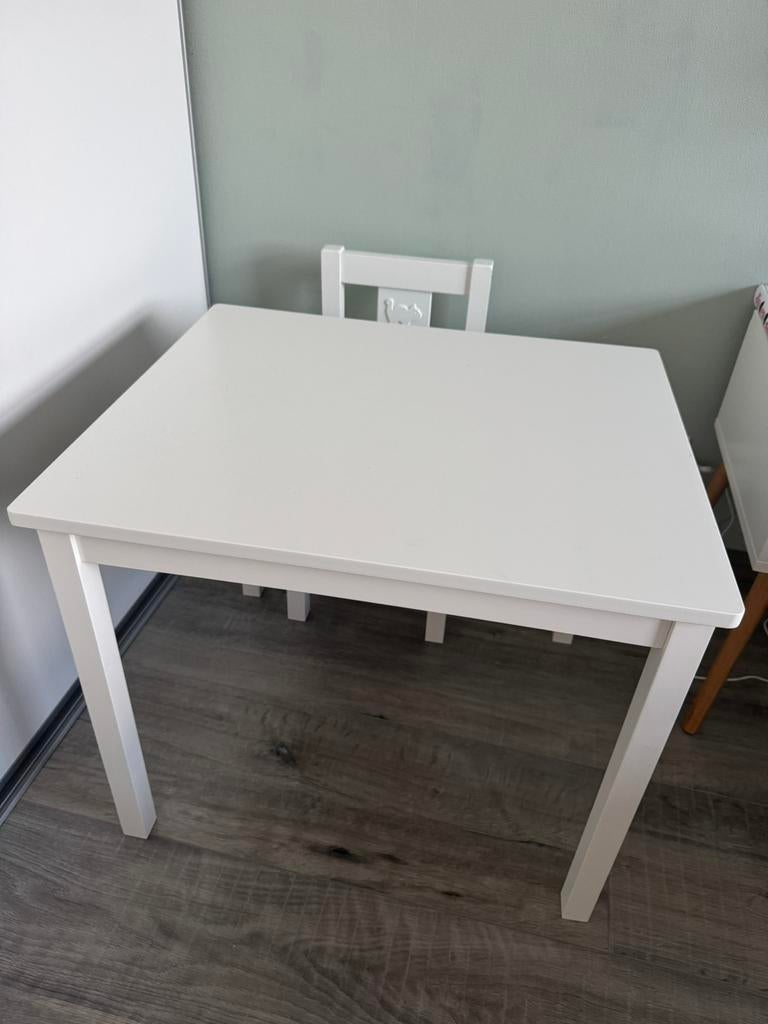 Kinder tafeltje en stoel, Ophalen, Gebruikt, Tafel(s) en Stoel(en)