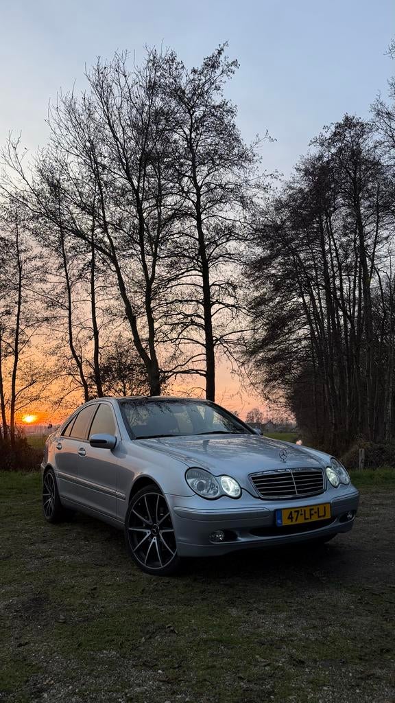 Mercedes-Benz C320 Elegance V6, Auto's, Achterwielaandrijving, Zwart, Overige kleuren, 1465 kg