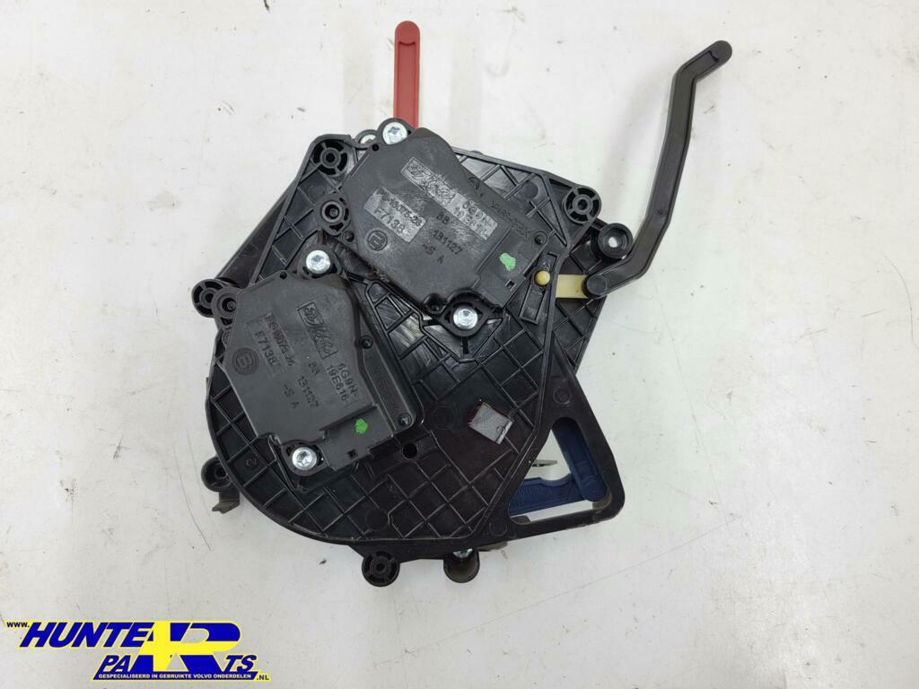 Kachelkraan Volvo V70/XC70/V60/S60/S80 ('07-'17) 30767027, Ophalen of Verzenden, Gebruikt