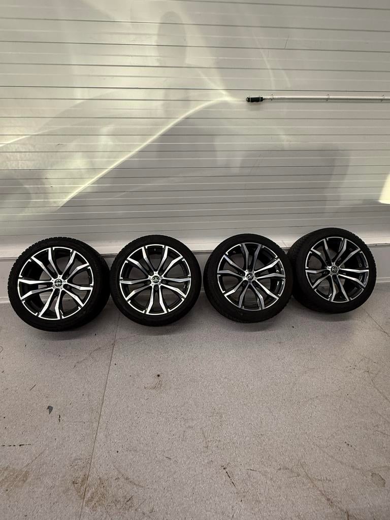 Winterbanden met velgen Toyota Supra BMW Z4, Auto-onderdelen, Banden en Velgen, 18 inch, Gebruikt, 255 mm, Banden en Velgen