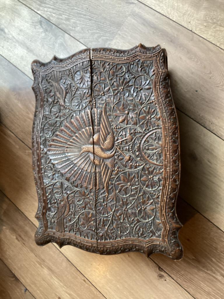 Houtsnijwerk uit indonesie., Ophalen of Verzenden, Zo goed als nieuw, Bruin, Vierkant