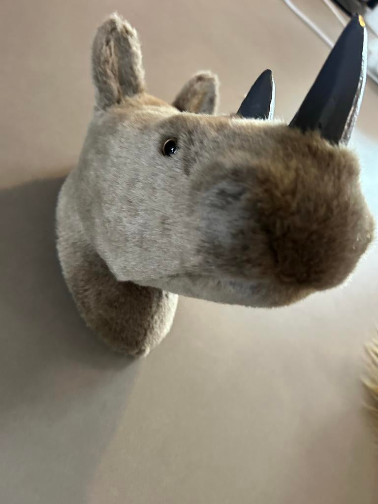 Neushoorn Kop Knuffel Wanddecoratie, Ophalen, Zo goed als nieuw