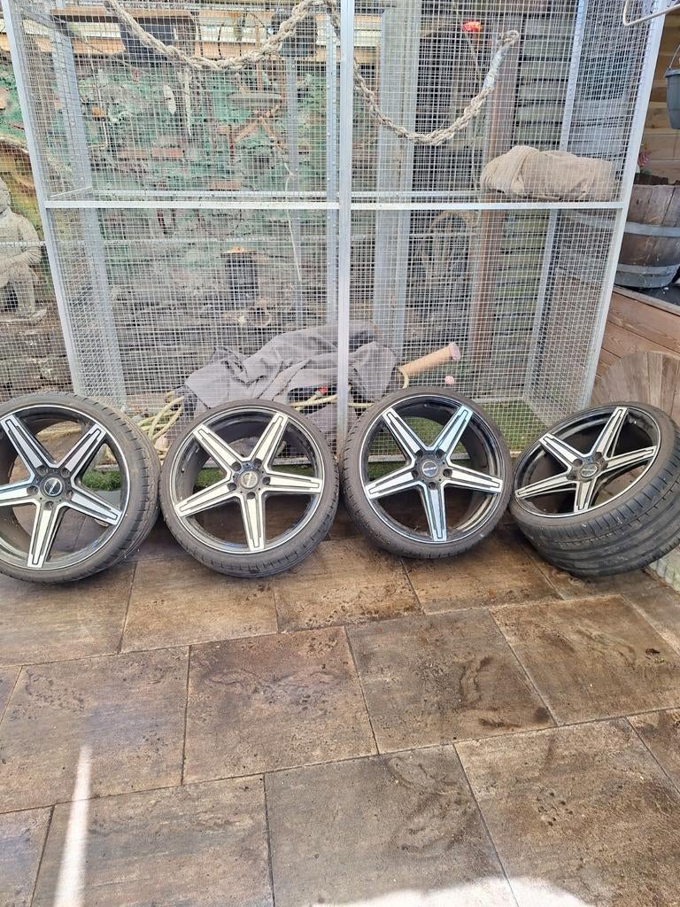 Velgen, Ophalen of Verzenden, 20 inch, Zomerbanden, Band(en)