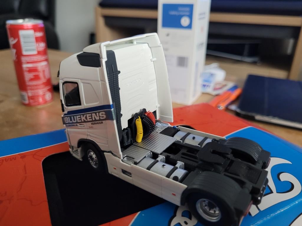 Volvo  bleukens, T, Nieuw, T, Tekno