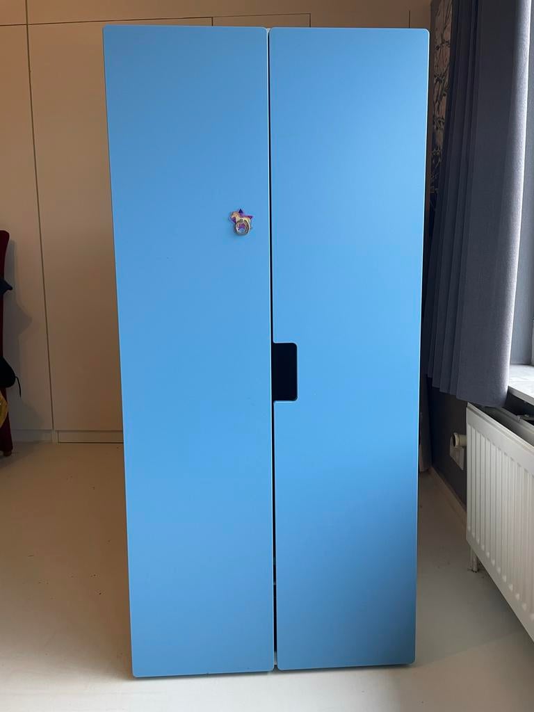 IKEA Stuva kast met blauwe deuren, Huis en Inrichting, Kasten | Kledingkasten, Gebruikt, 100 tot 150 cm, 50 tot 100 cm, 50 tot 75 cm