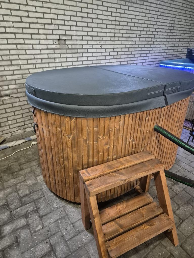 Hottubs,Sauna,Jacuzzi / 2e hands / nieuw / uitverkoop, Ophalen of Verzenden, Nieuw, Vast