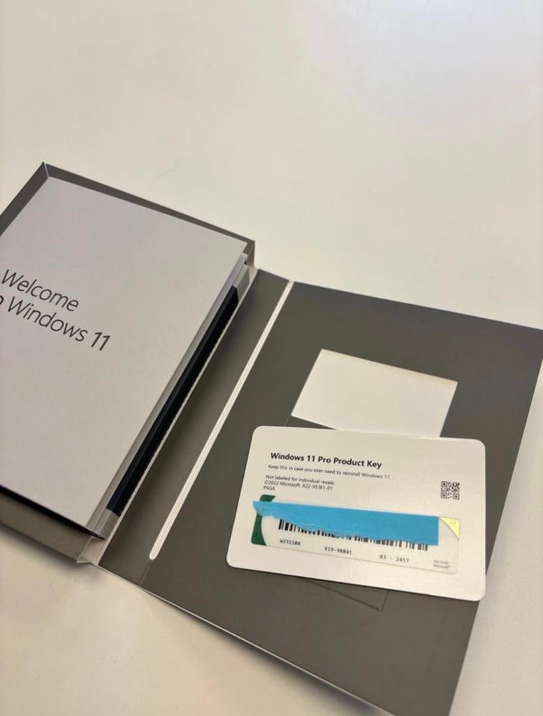 OP = OP !!!  Windows 11 Pro. Keycard ( licentie) met USB, Ophalen of Verzenden, Zo goed als nieuw, Overige typen