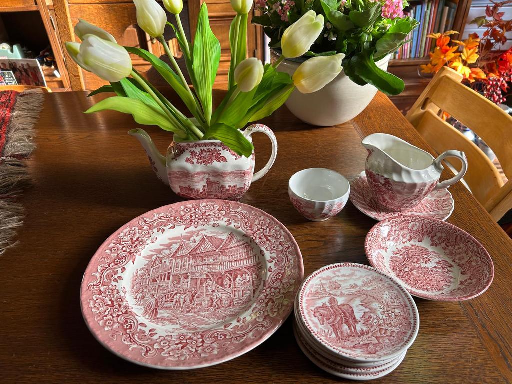 Engels servies rood, Ophalen of Verzenden