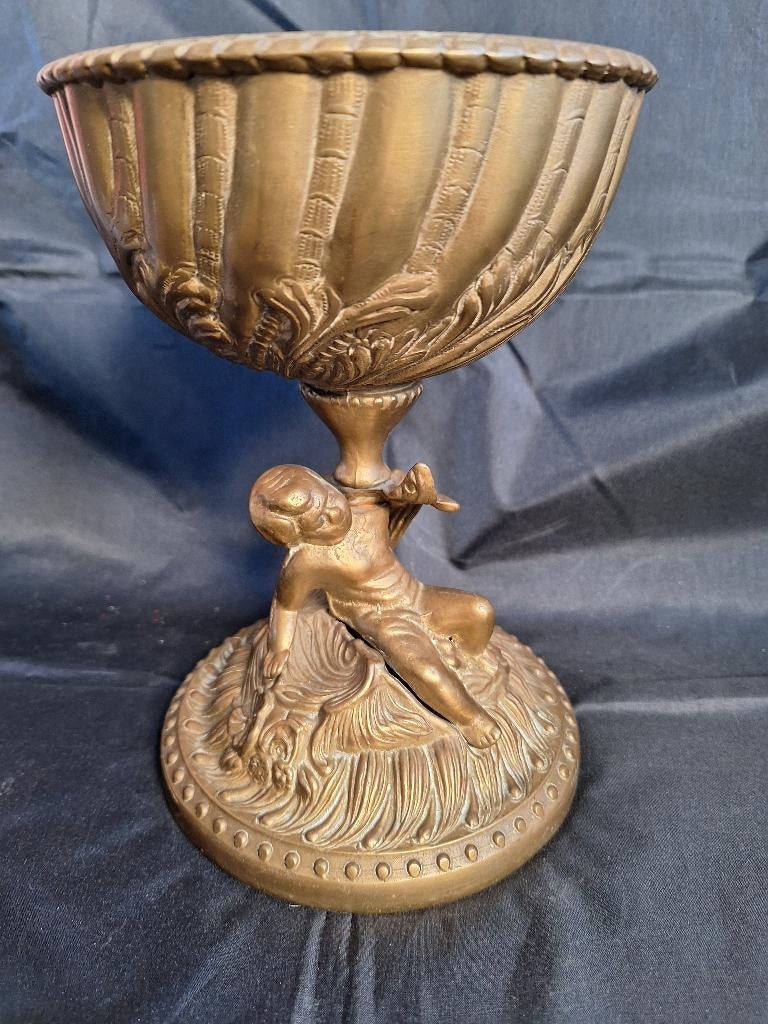 Antiek Bronzen Kelch met Cherub Figuur, Ophalen, Koper