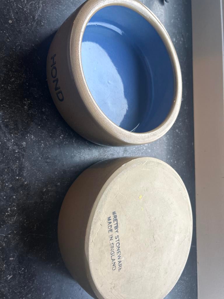 Hondenbakken steen rond mt 21 cm, Ophalen of Verzenden, Gebruikt