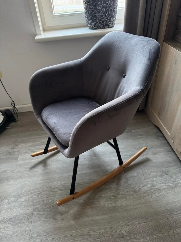 Grijze Velvet Schommelstoel - Stijlvol en Comfortabel, Ophalen, Zo goed als nieuw, Eén, Stof