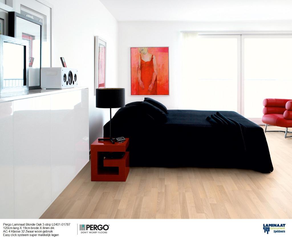 Laminaat Blonde Oak 3-strip 8mm dik Zwaar woon gebruik, Crème, 75 m² of meer, Nieuw, Ophalen of Verzenden