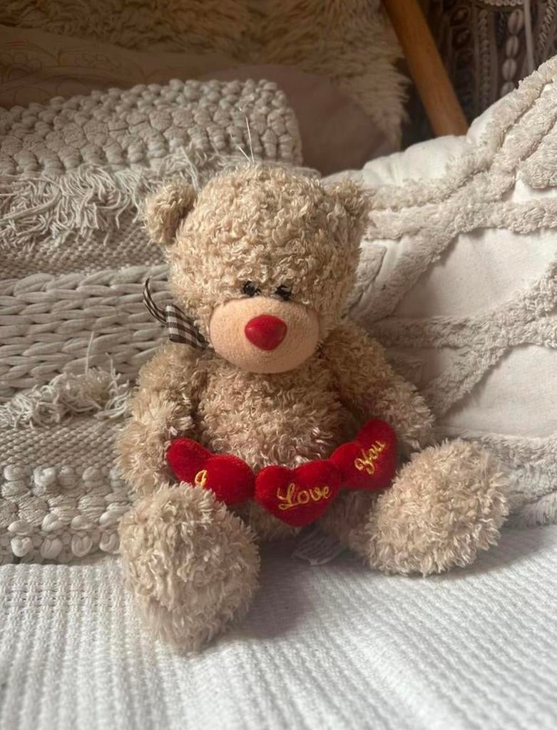 Schattige teddybeer met hartjes “I Love You”, voor Valentijn, Ophalen of Verzenden, Zo goed als nieuw, Beer