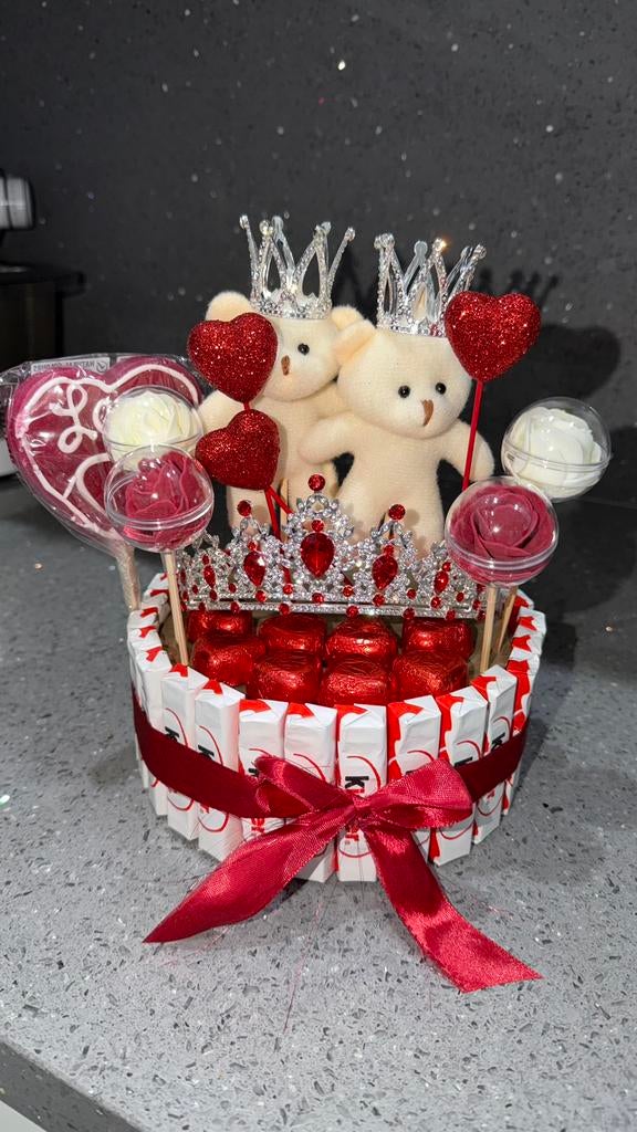 Valentijnscadeau met chocolade & kroontjes en beertjes, Ophalen of Verzenden, Nieuw, Versiering