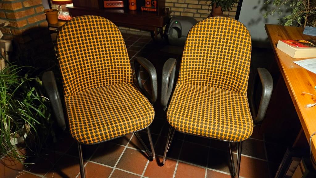 Vintage stoelen - Space Age, Twee, Overige kleuren, Zo goed als nieuw, Stof