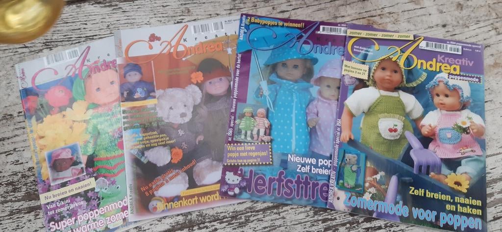 4 prachtige boekjesmet patronen poppenkleertjes te maken, Ophalen of Verzenden, Vrouw, Overige merken