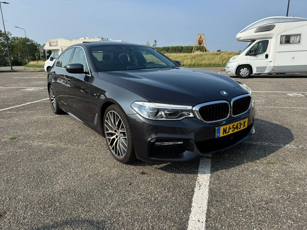 BMW 5-Serie 530i 252pk Aut. 2017 Grijs NAP!, Auto's, 1998 cc, Achterwielaandrijving, 4 cilinders, USB