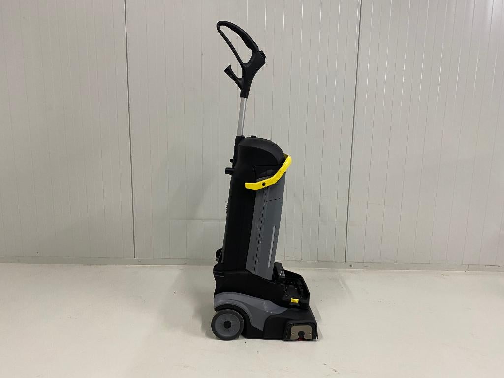 KARCHER SCHROB-/ ZUIGMACHINE BR 30/4 C Bp 2021, Ophalen of Verzenden, Zo goed als nieuw, Schrobmachine