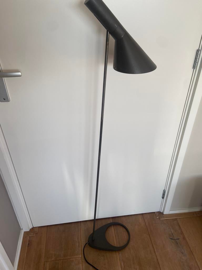 Louis Poulsen AJ vloerlamp - Arne Jacobsen design, Huis en Inrichting, Ophalen, Gebruikt, Metaal, 100 tot 150 cm