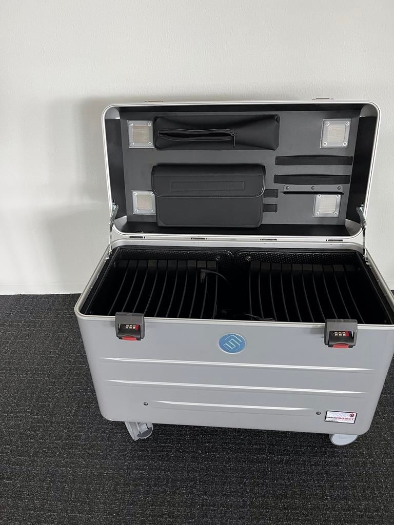 1 x iPad zilverkl.Transportkoffer met Oplaadsysteem - Nieuw!, Zakelijke goederen, Kantoor en Winkelinrichting | Apparatuur en Telecommunicatie