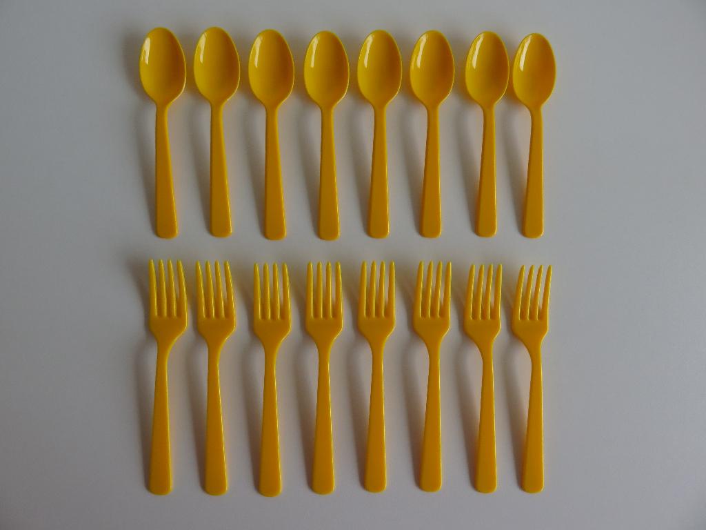 Set van 8 gele vorken en lepels wegwerp bestek camping, Ophalen of Verzenden, Zo goed als nieuw, Overige typen, Pasen