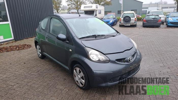 Scherm rechts-voor van een Toyota Aygo, Auto-onderdelen, Gebruikt, -, -, Ophalen of Verzenden