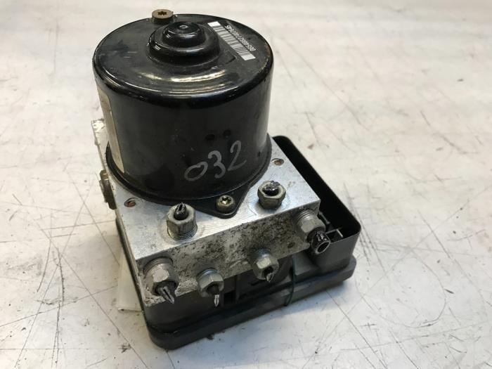ABS Pomp van een Volvo S40, Gebruikt, -, -, Ophalen of Verzenden