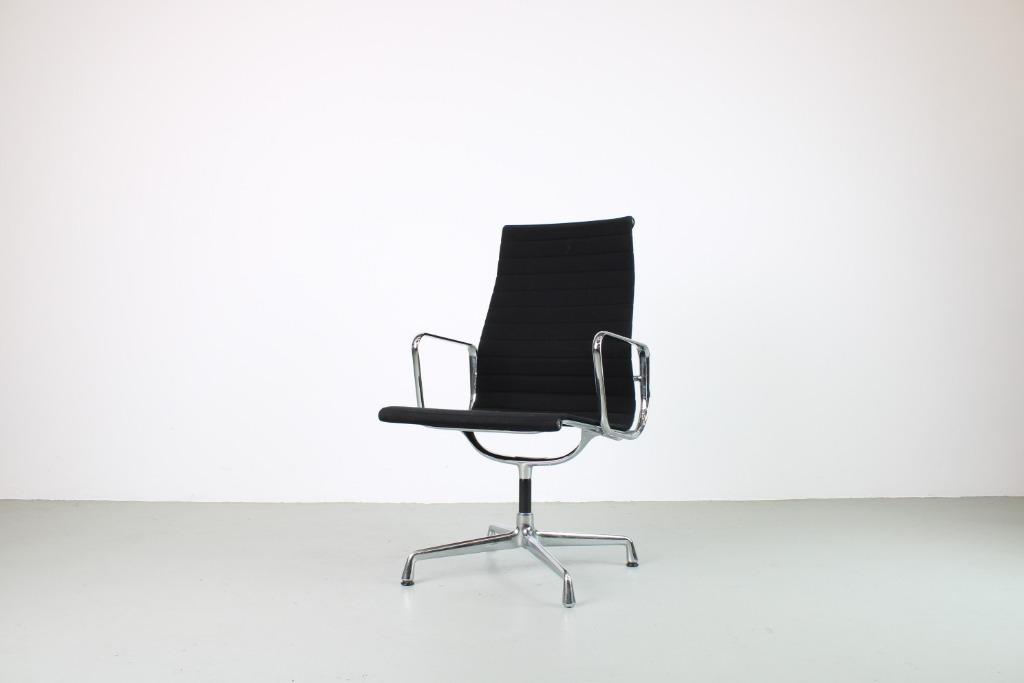 Vitra Eames EA 112 stoelen, Chroom, zwart hopsak, Huis en Inrichting, Stoelen, Ophalen, Gebruikt, Zwart, Leer