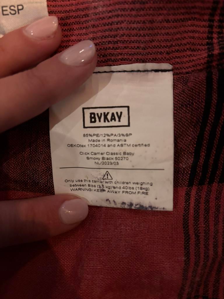 Draagzak byKay zwart velvet ribstof, Ophalen, Zo goed als nieuw, Jongetje of Meisje