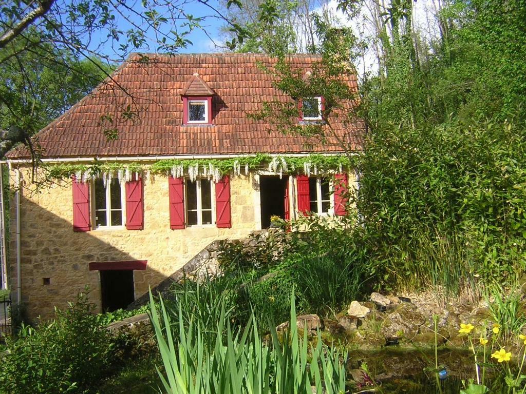 Rustic boerderijtje(6pers) en tuinhuis(4pers), zwembad, wifi, Wasmachine, Landelijk, Dordogne, In bos