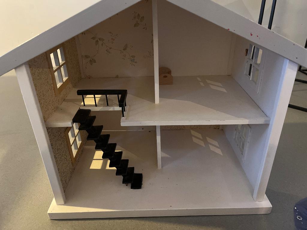 Houten poppenhuis, Ophalen of Verzenden, Gebruikt, Poppenhuis