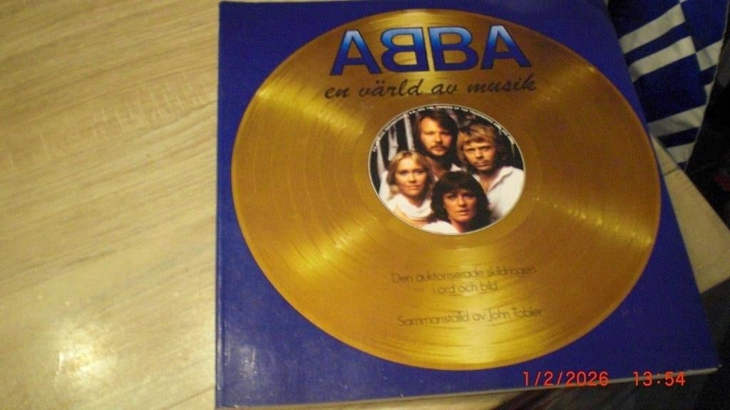 ABBA Zweeds Boek 30 x 30 CM, Ophalen of Verzenden, Zo goed als nieuw, Boek, Tijdschrift of Artikel