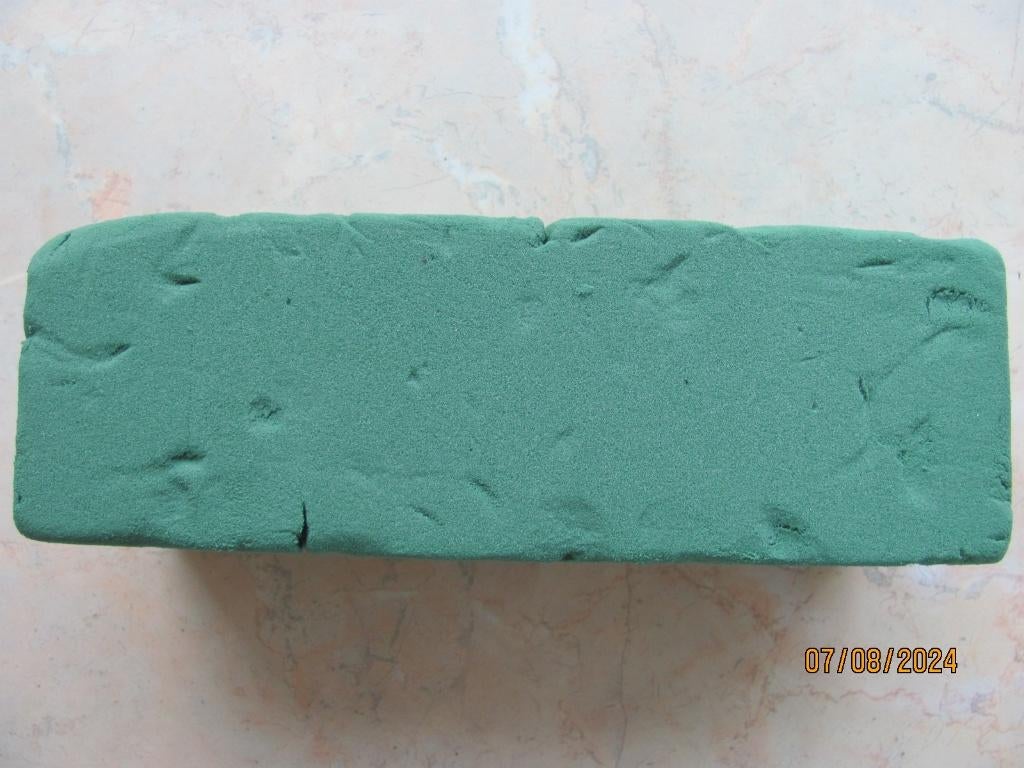 NIEUWSTAAT blok groen STEEKSCHUIM oase foam 23 x 11 x 8 cm, Ophalen of Verzenden, Nieuw