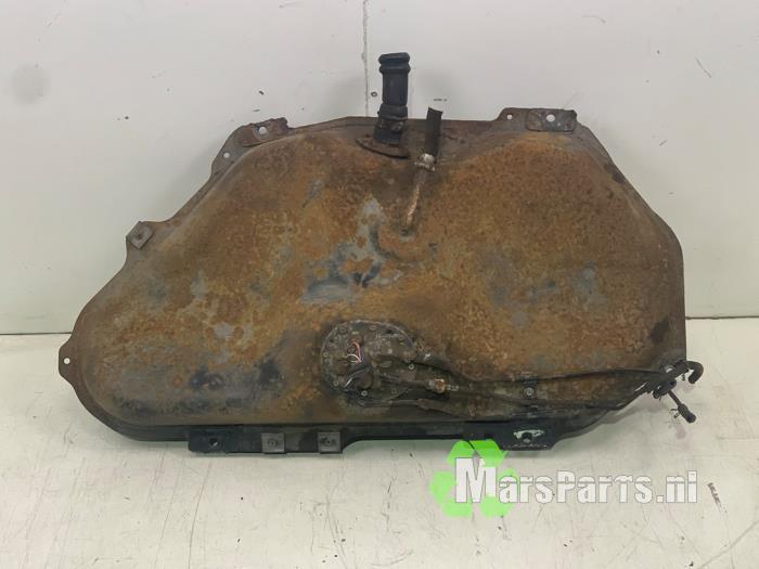 Tank van een Toyota Starlet