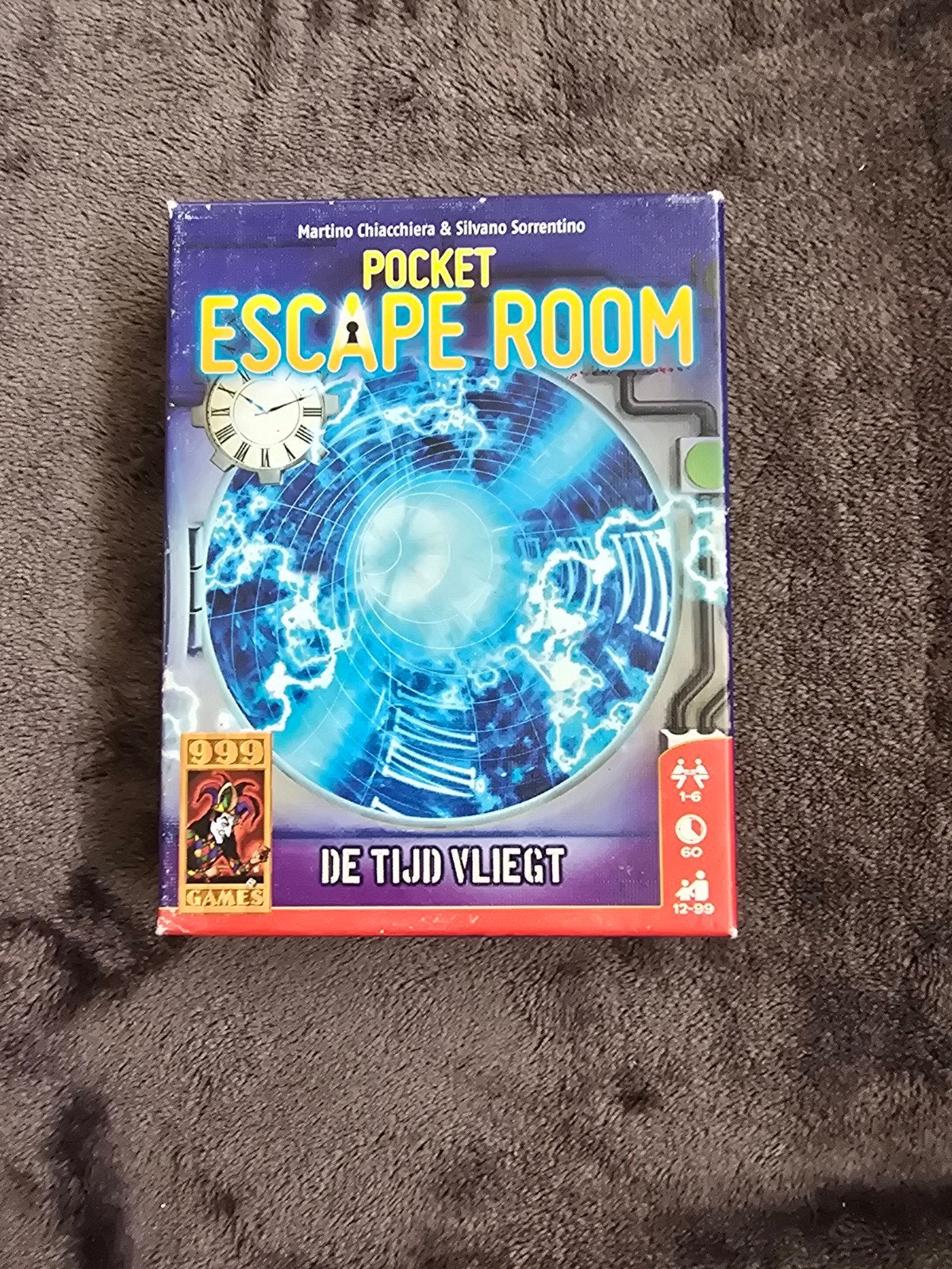 Pocket Escape Room: De Tijd Vliegt - 999 Games, Gebruikt, Ophalen of Verzenden, 999 Games, Een of twee spelers