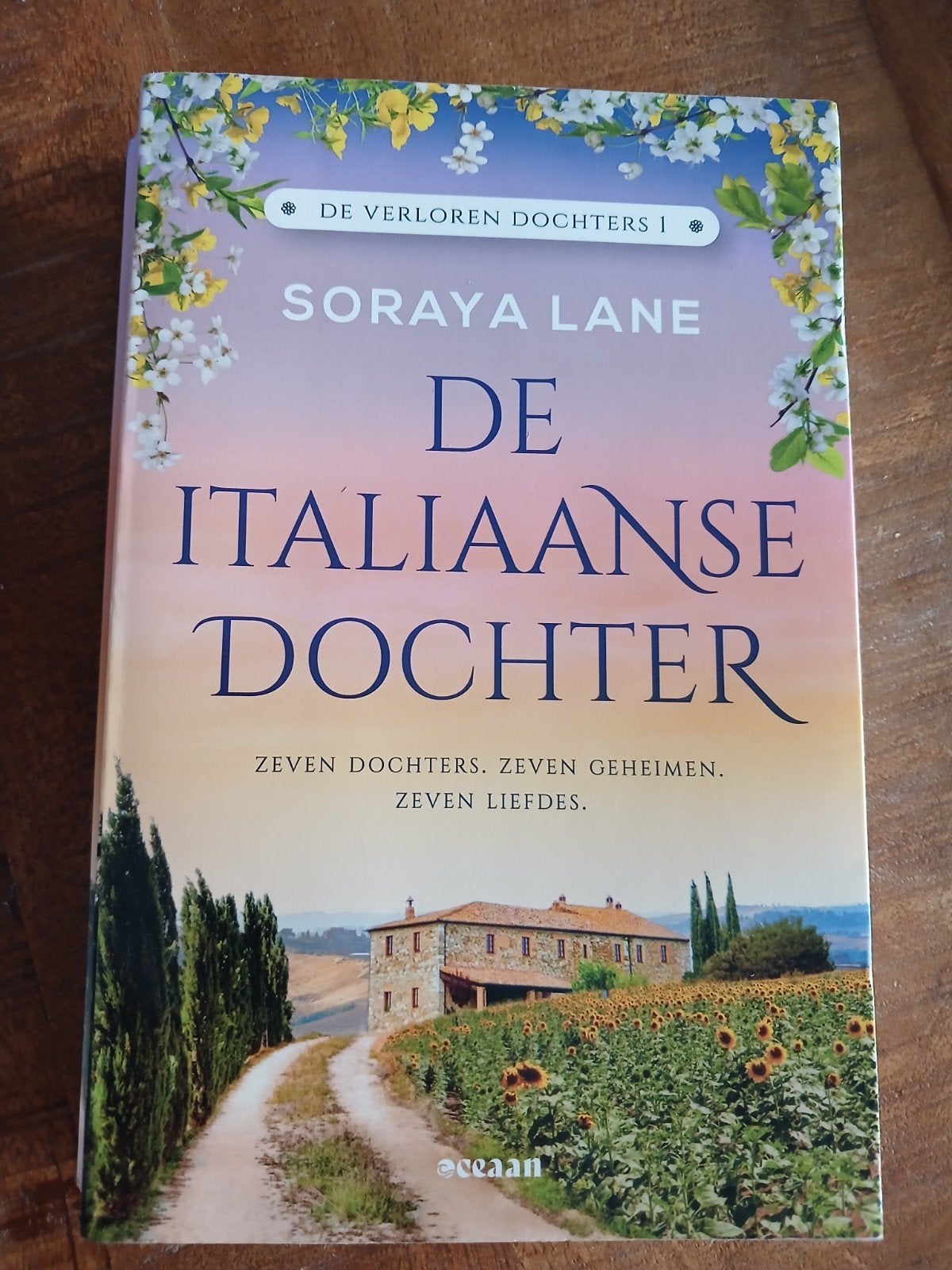 De Italiaanse Dochter - Soraya Lane (De Verloren Dochters I), Ophalen of Verzenden, Zo goed als nieuw, Soraya Lane, Nederland
