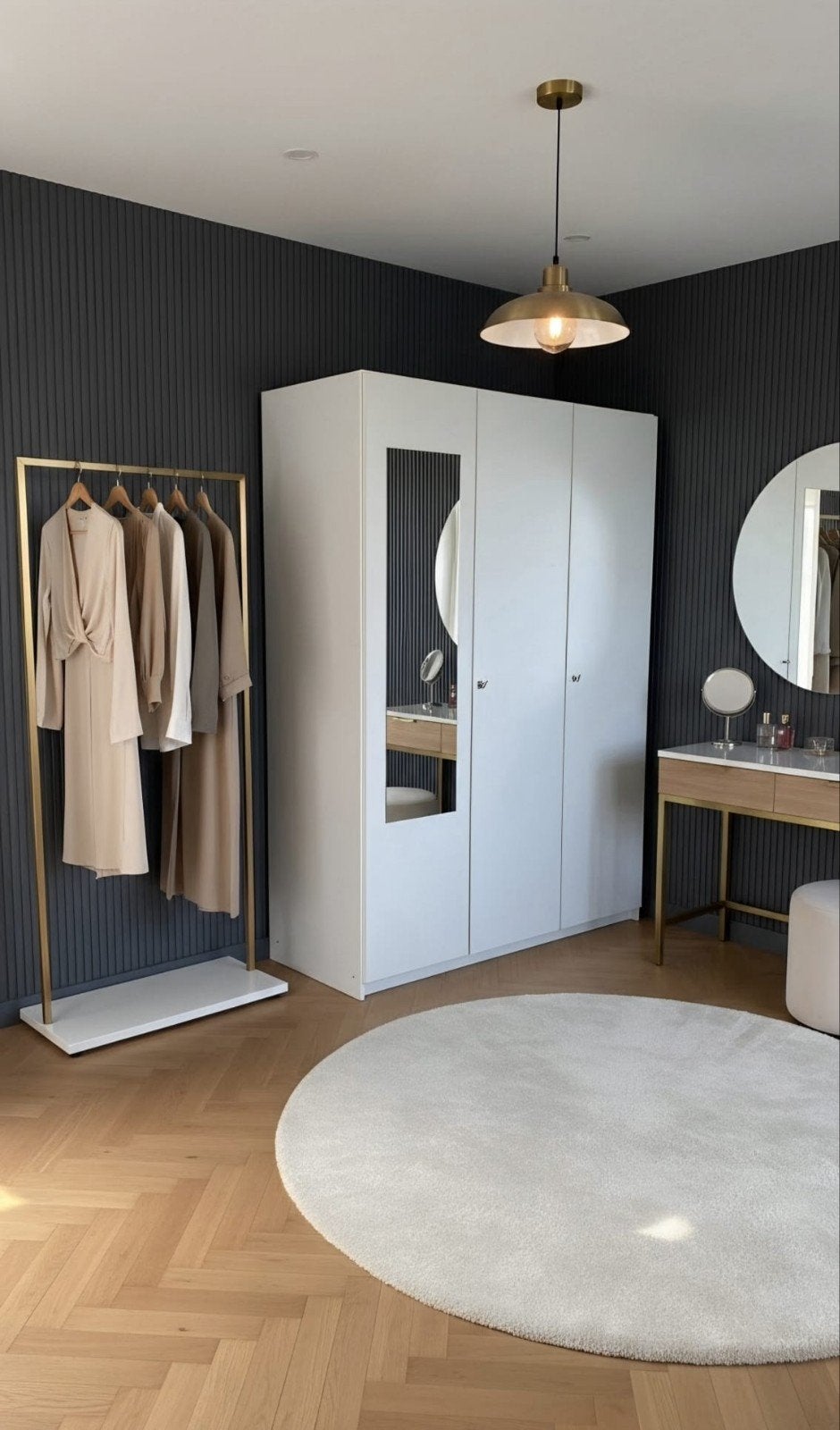 Witte kledingkast met spiegel, 3 deuren, hang- en legruimte, Ophalen, Gebruikt, 100 tot 150 cm, Neutraal, modern, praktisch